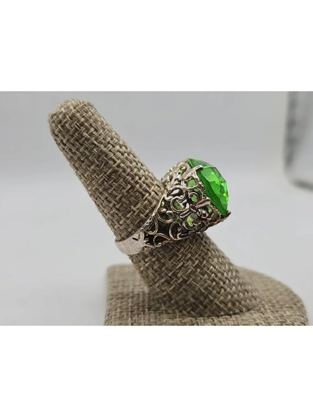 Silver Ring With Glass Green Stone Size 8